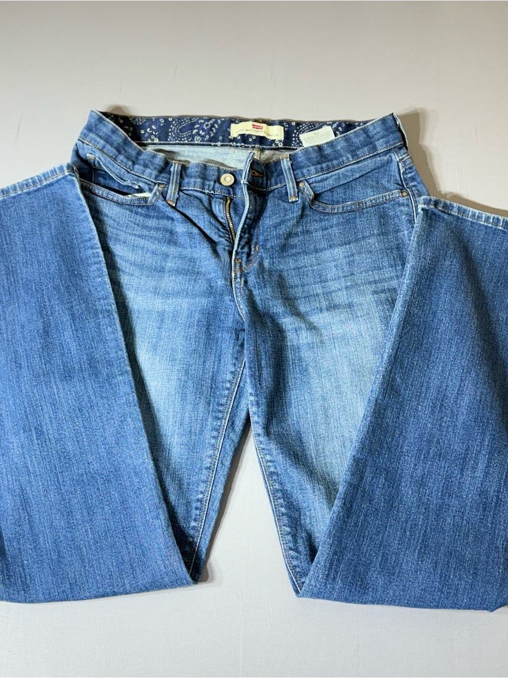 Levis‎ 525 Perfect Waist Straight Leg Jeans Womens 8M Medium Wash Paisley